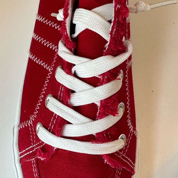 Obtaom Sneaker Comfortable Walking Shoes Red Canvas Women’s Slip On Sz 11 - Picture 9 of 9